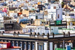 original cabeza de el Español ciudad, el capital de gran Canarias, las palmas, desde un Estar atento punto a vistoso casas foto