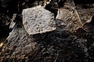 interesante resumen antecedentes con hielo de cerca en un congelado charco foto