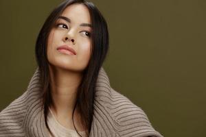 mujer en invierno suéter Moda productos cosméticos ropa estudio modelo foto
