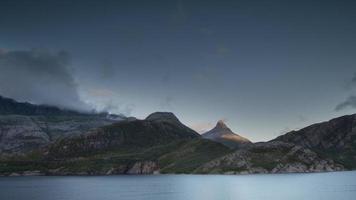 hermosa lago en Noruega video