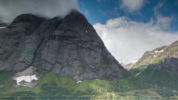 hermosa lago en Noruega video