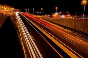 autopista a noche foto