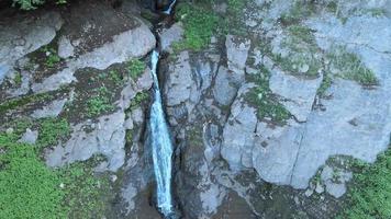 naturale cascata fuco tiro video