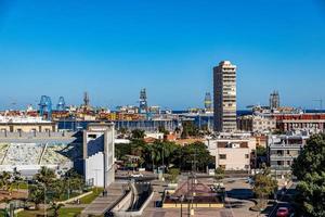 original head of the Spanish city, the capital of Gran Canaria, Las Palmas, from a lookout point to colorful houses photo