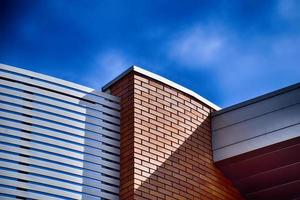 elegante edificio en un azul cielo antecedentes moderno arquitectura foto