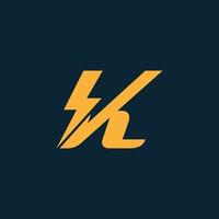 logotipo de letra k con diseño de vector de rayo trueno. Ilustración de vector de logotipo de letra k de perno eléctrico.