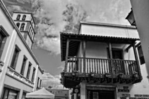 ciudad de corralejo en el Español canario isla fuerteventura en un calentar fiesta día foto