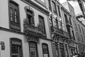 interesante vistoso fiesta casas en el calles de el Español ciudad de Sanca cruz en tenerife foto