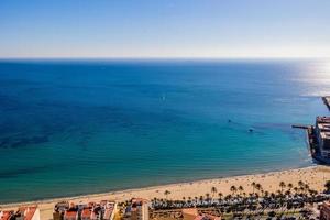 paisaje desde encima en el playas de playa del postigo en un soleado día arena agua personas ocio foto