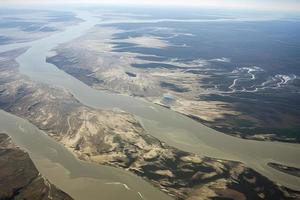 ver desde espacio en el delta de yukon río foto