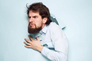 insatisfecho hombre gestos con mano emociones carrera oficina trabajo foto