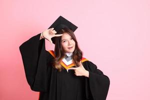 niña con graduación vestido foto