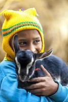 Bangladesh enero 06, 2014 un pequeño niños son participación un yeanling a ranisan kail, Thakurgaon. foto