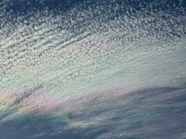 nube en azul cielo con arco iris tinte natural antecedentes foto