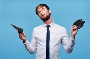 negocio hombre en camisa con Corbata lentes dinero riqueza estilo de vida foto