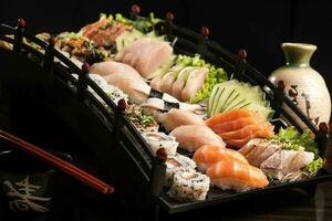 conjunto de sushi japonés mariscos foto