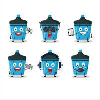 azul resaltador dibujos animados personaje son jugando juegos con varios linda emoticones vector