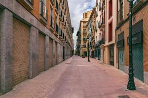 calles en el histórico antiguo pueblo de zaragoza, España foto