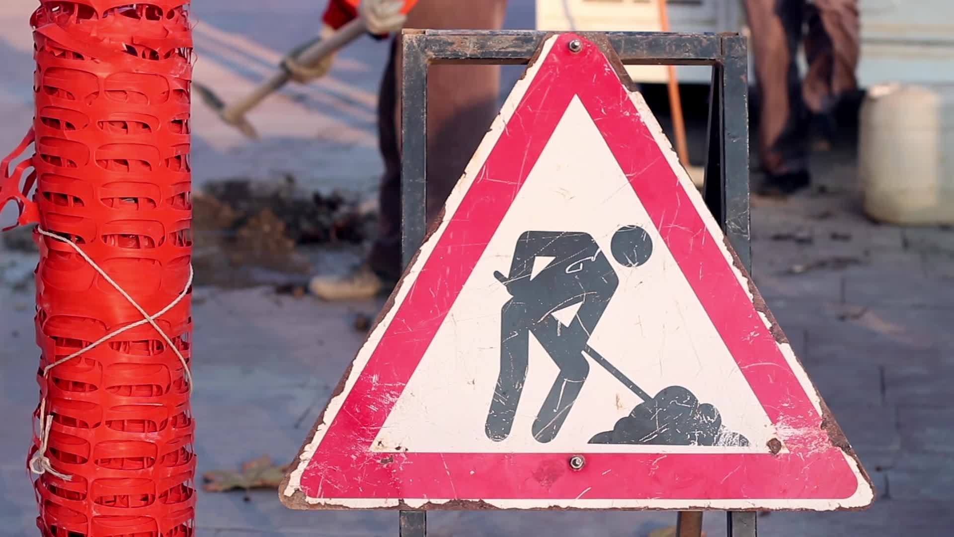Roadwork and workers 22570889 Stock Video at Vecteezy Roadwork and workers 22570889 Stock Video at Vecteezy