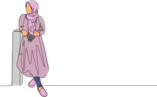 een doorlopend lijn tekening van jong gelukkig moslim meisje met sluier leunend Aan de muur. mooi schoonheid midden- oosten- Dames model- in modieus hijab mode concept single lijn trek ontwerp vector illustratie png