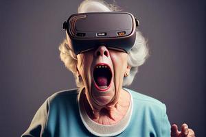imagen de conmocionado mayor dama gritos mientras explorador virtual realidad. generar ai foto