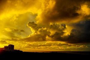 hermosa vista del atardecer foto