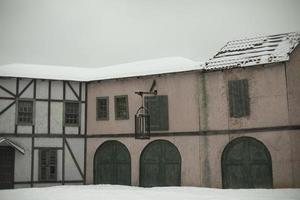 antiguo edificio. paisaje de antiguo Europa. occidental estilo casas foto