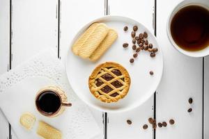 café con galleta, dulce Mañana desayuno con Copiar espacio para menú, blanco fondo, fondo de pantalla foto