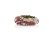 fresco carne de porco amarrado com nylon corda com alecrim com cortar Fora isolado em fundo transparente png