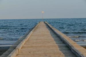 un de madera muelle foto