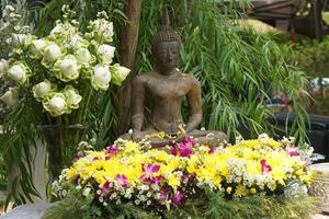 Buda imágenes para torrencial bendiciones en el Songkran día foto