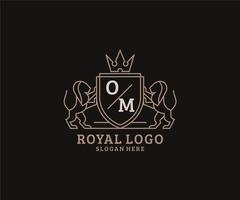 plantilla de logotipo de lujo real de león de letra om inicial en arte vectorial para restaurante, realeza, boutique, cafetería, hotel, heráldica, joyería, moda y otras ilustraciones vectoriales. vector