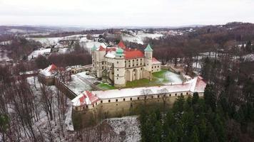 View from the height of the castle in Nowy Wisnicz in winter, Poland video