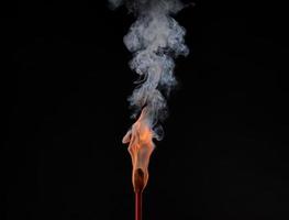 fuego antorcha rojo amarillo fuego combustible png resumen diseño aislado en un negro antecedentes foto