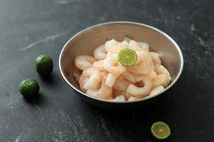 crudo Fresco camarón con Lima foto