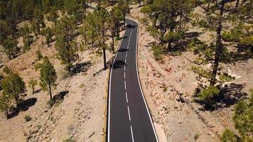 antenn se av de teide nationell parkera, flyg över de bergen och härdad lava. teneriffa, kanariefågel öar video