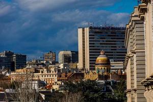 panorama de el ciudad de Madrid en un primavera soleado día foto