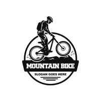 vector de diseño de logotipo de bicicleta de montaña