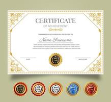 certificado de apreciación y logro modelo. limpiar moderno certificado con oro insignias diploma premio diseño para negocio y educación necesidades. vector