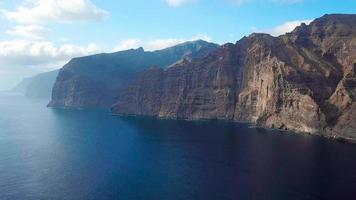 los gigantes kliffen Aan tenerife, antenne visie video