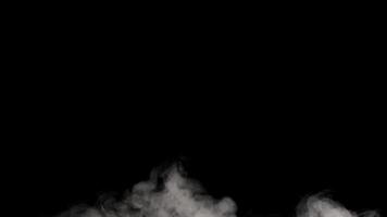 das Video zeigt an Rauch im ein schwarz Hintergrund.
