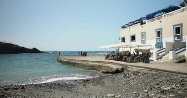 restaurants in de haven van el cotillo, Fuerteventura video