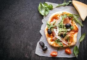 Prosciutto mini pizza photo