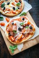 Prosciutto mini pizza photo