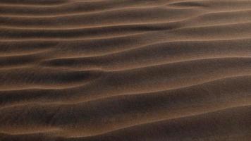 Sand weht im schleppend Bewegung im Mitte Osten Wüste video