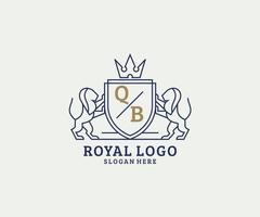 plantilla de logotipo de lujo real de león de letra qb inicial en arte vectorial para restaurante, realeza, boutique, cafetería, hotel, heráldica, joyería, moda y otras ilustraciones vectoriales. vector