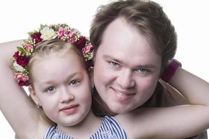 padre y hija. familia retrato de un hombre con un hija. foto