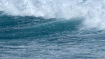 schleppend Bewegung von Wellen brechen, Fuerteventura. video