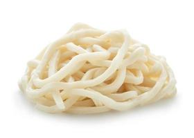 cerca arriba udon fideos aislado en blanco antecedentes con recorte camino foto