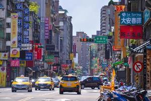 Taipéi, Taiwán - octubre 09, 2017-ximending es un barrio y compras distrito en el Wanhua distrito de Taipéi, taiwán eso estaba el primero peatonal zona en Taiwán foto